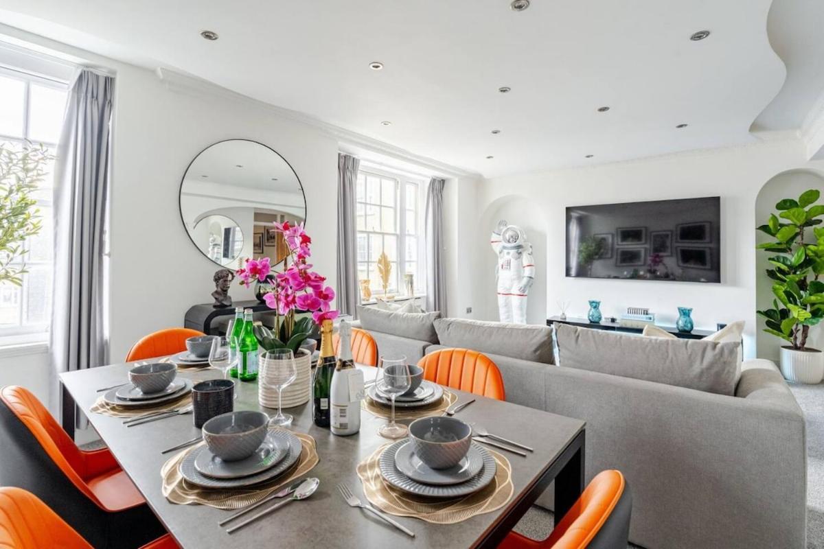 Exquisite 5 Bed Penthouse * Londra