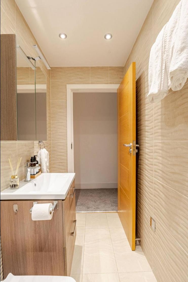 Exquisite 5 Bed Penthouse *