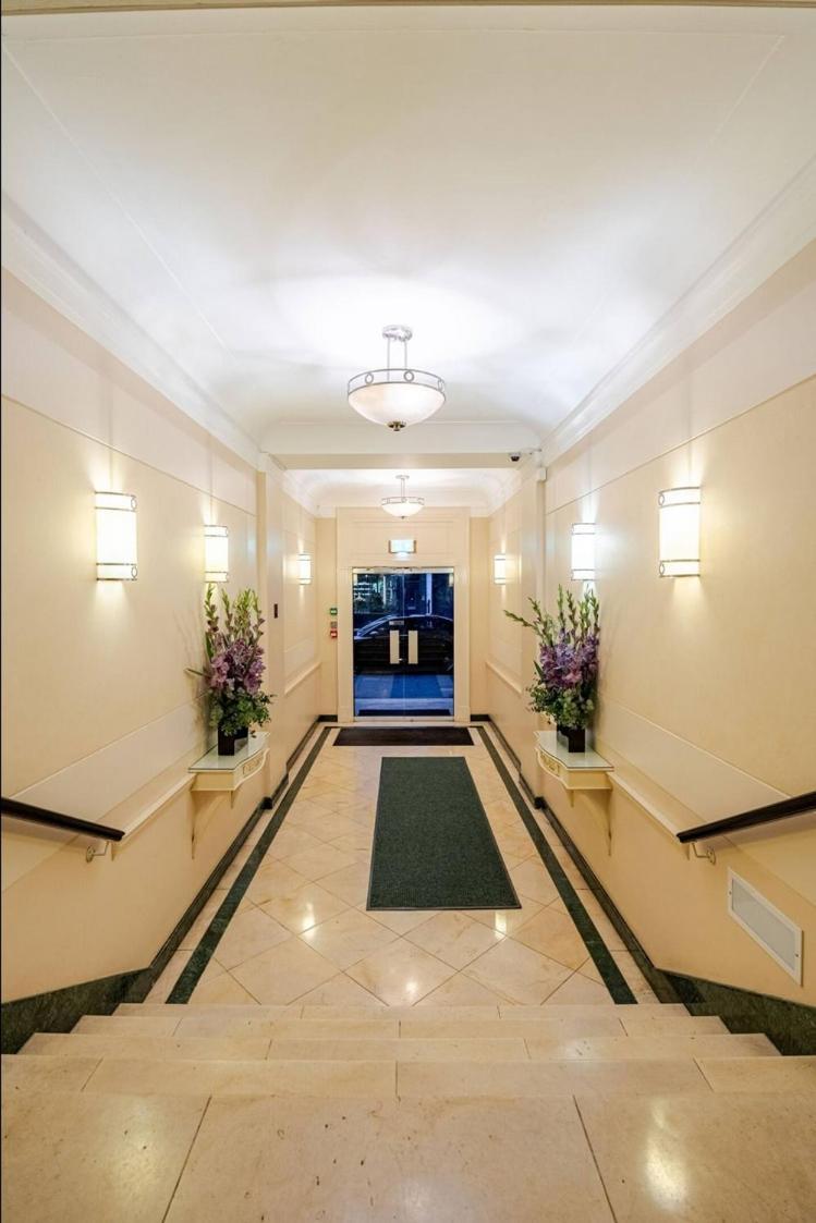 Exquisite 5 Bed Penthouse Londra