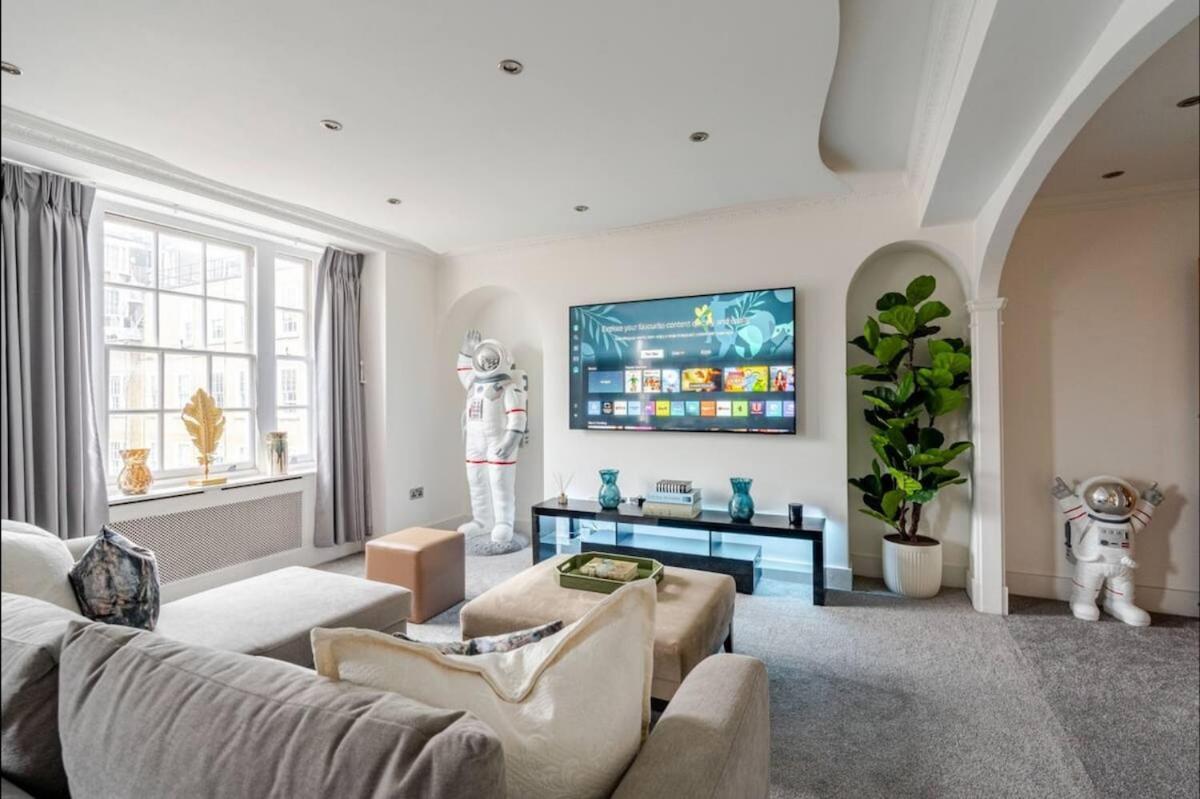 Exquisite 5 Bed Penthouse Appartamento